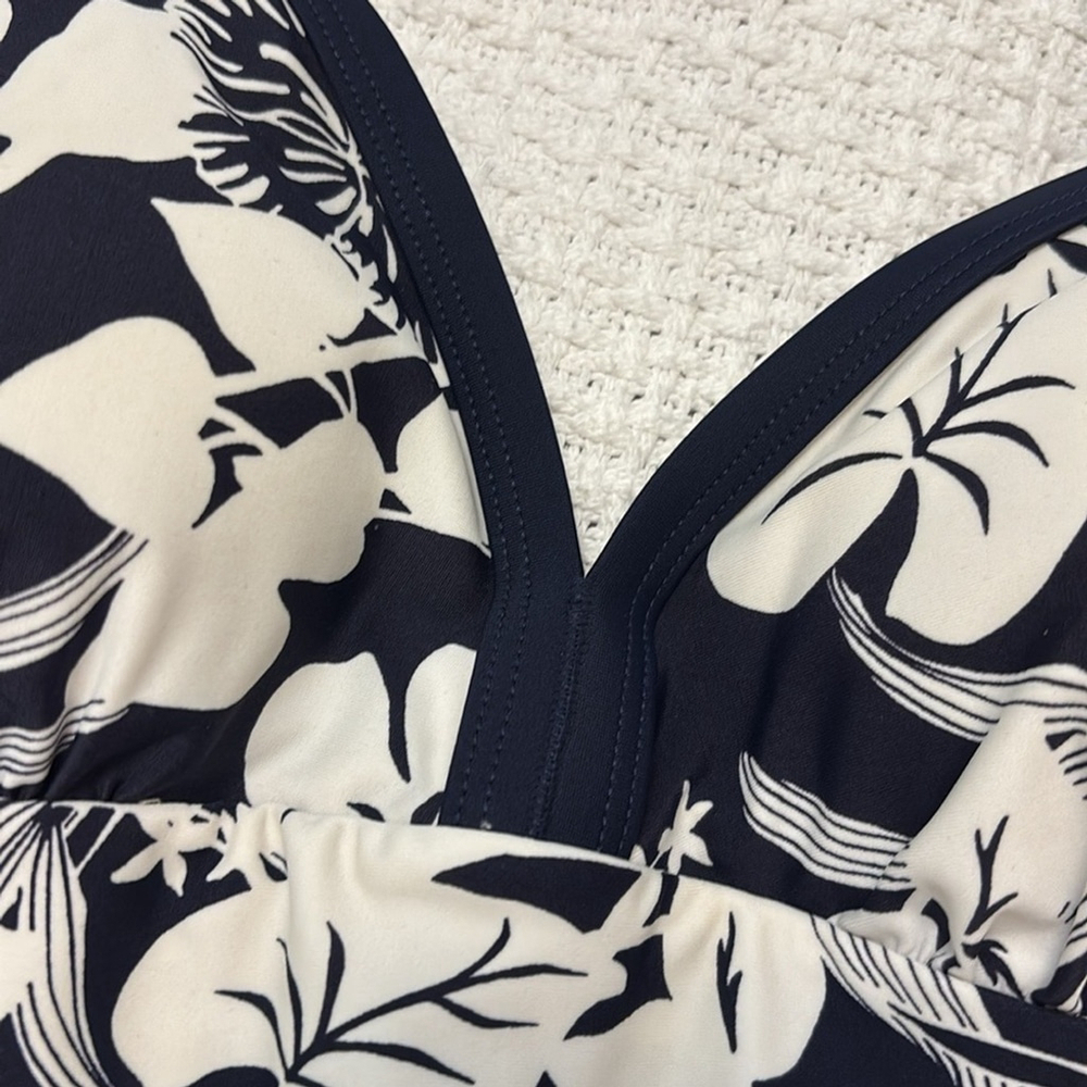 KRISTA floral Black & white one piece Bathing suit padded cups v-neck size 8 - Picture 6 of 12